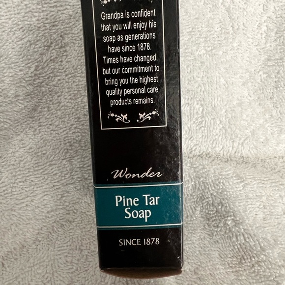 Grandpa's Original Pine Tar Bar Soap - 4.25 oz Lathers White -.
NEW- - Picture 3 of 9